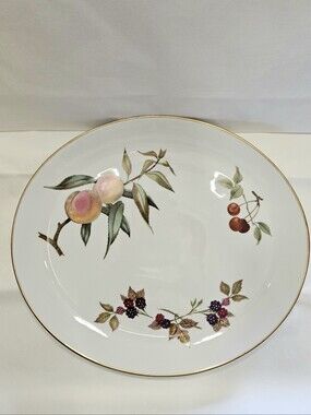 13" Oval Serving Platter. Evesham Gold by Royal Worcester.